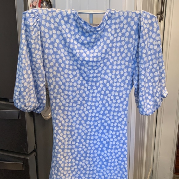 Boden viscose and elastaine faux wrap top‎ with balloon sleeves. Worn about  4x - Picture 7 of 7